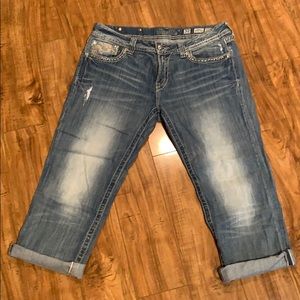 EUC Miss Me cuffed capris size 32
